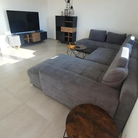 Schoene 3-zimmer Neubauwohnung Lejlighed